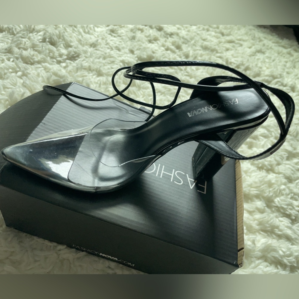 Brand New- Never worn- fashion nova heels